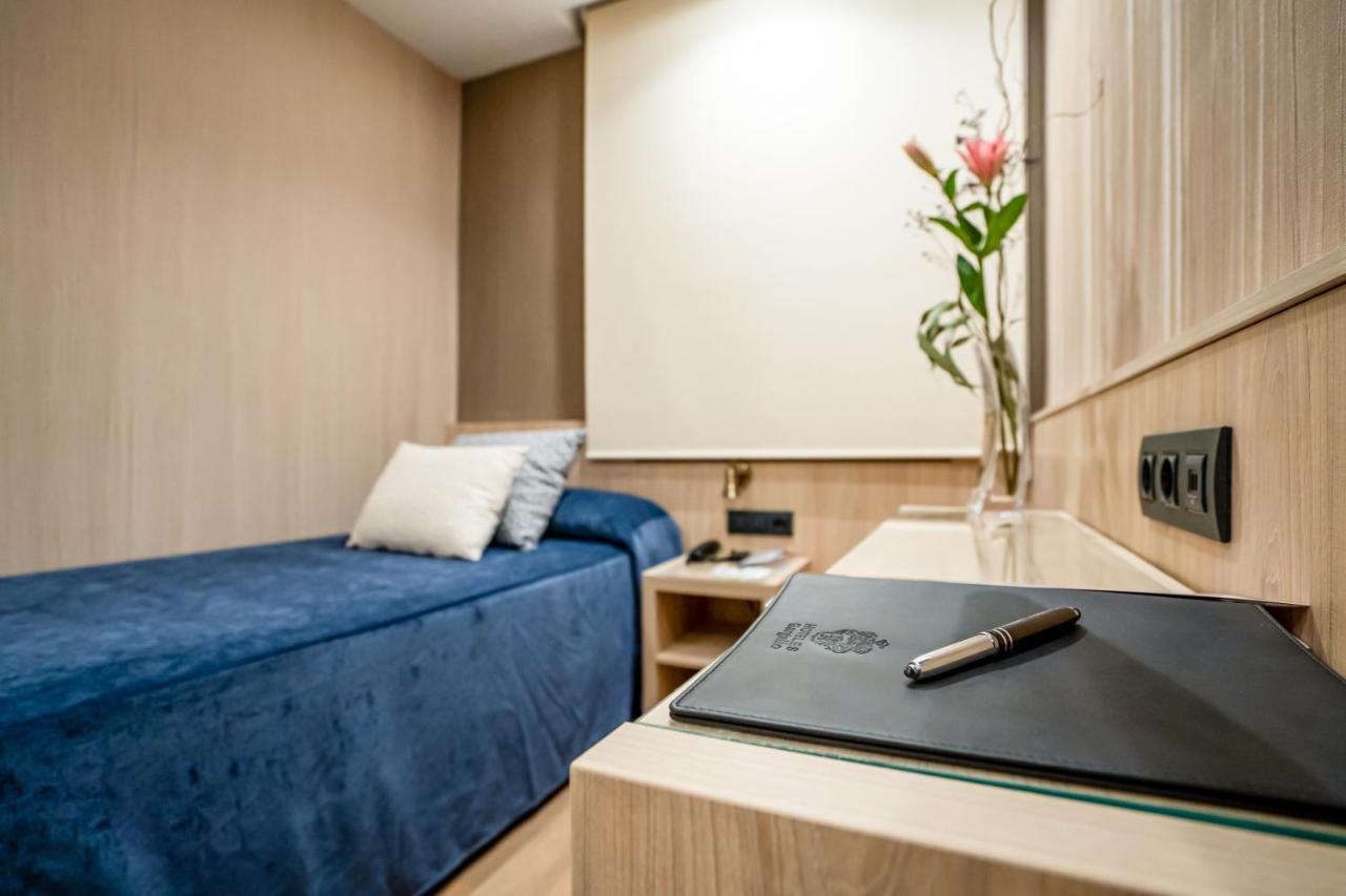 Single Room with Bathroom