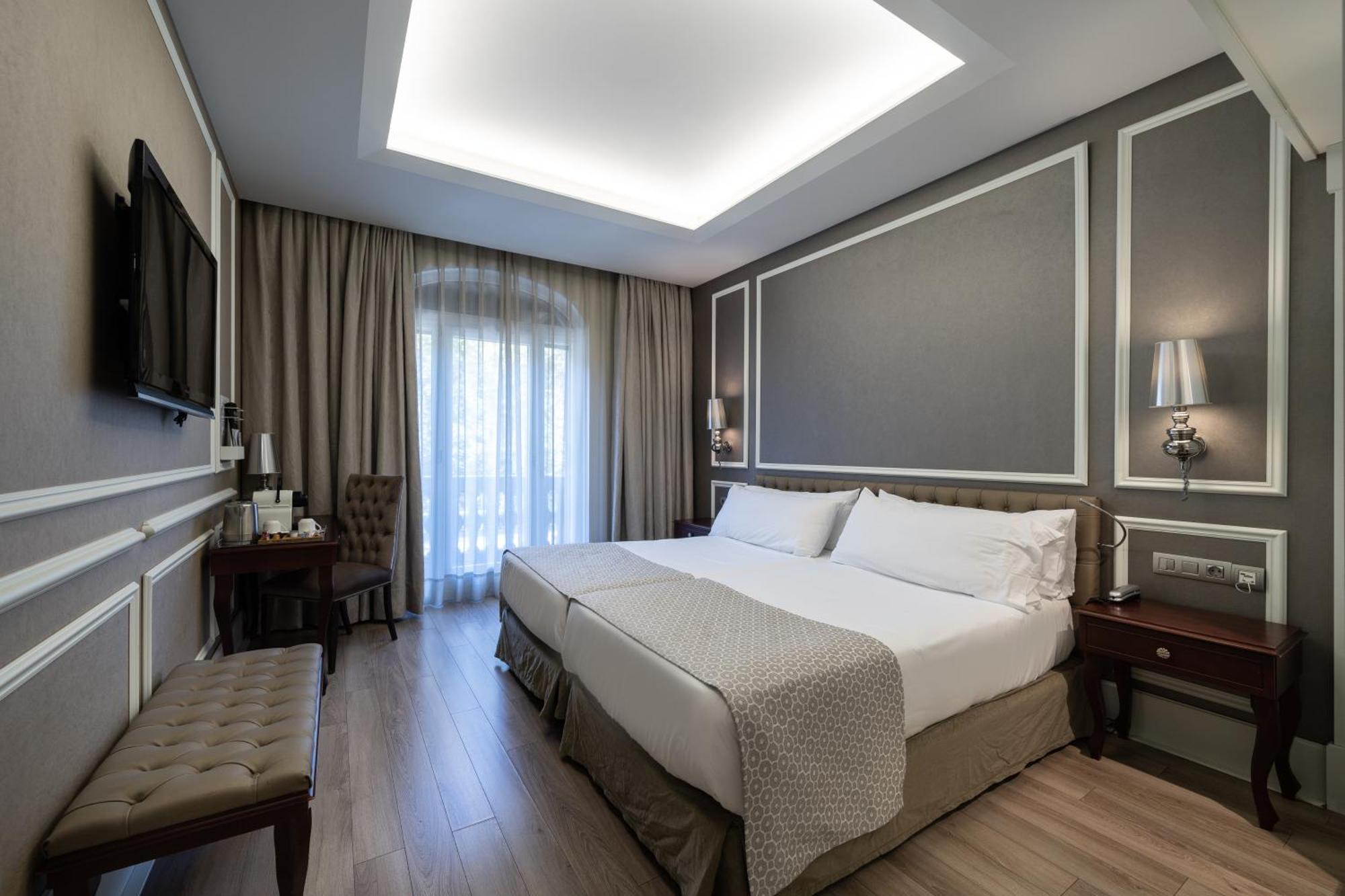Double or Twin Room with View
