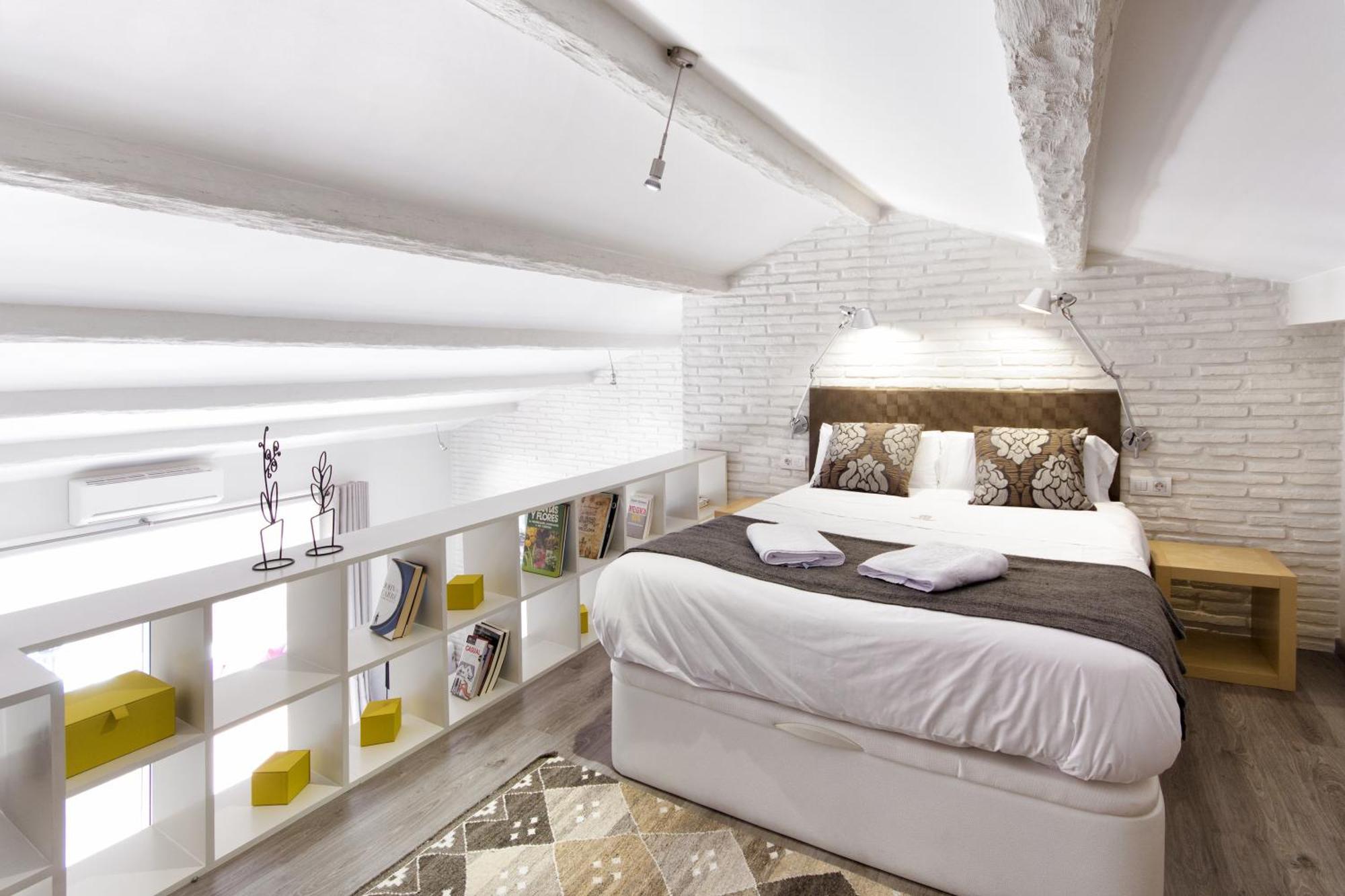 Three-Bedroom Apartment with Terrace,1588162806:JPEG
