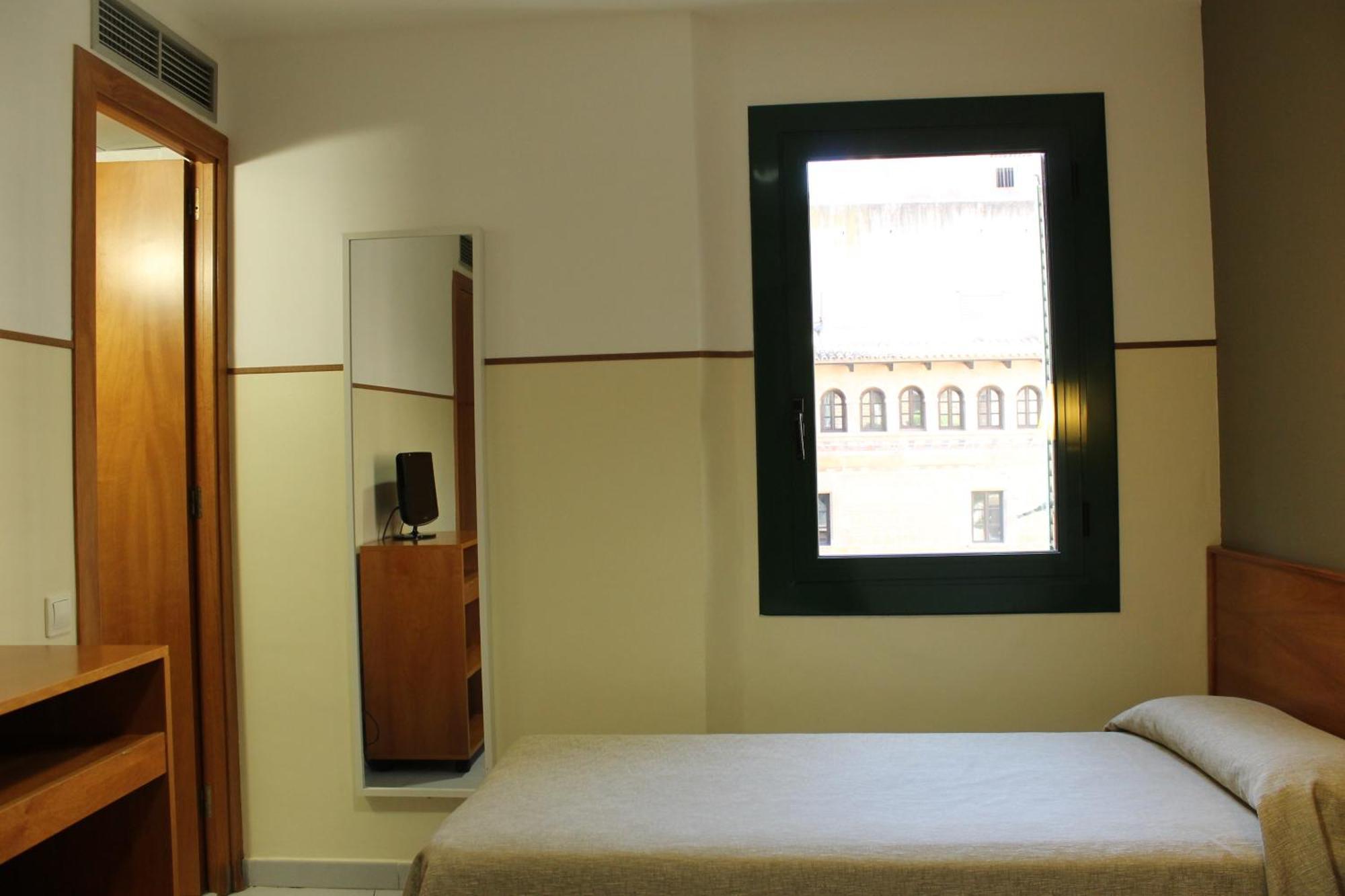 Basic Twin Room