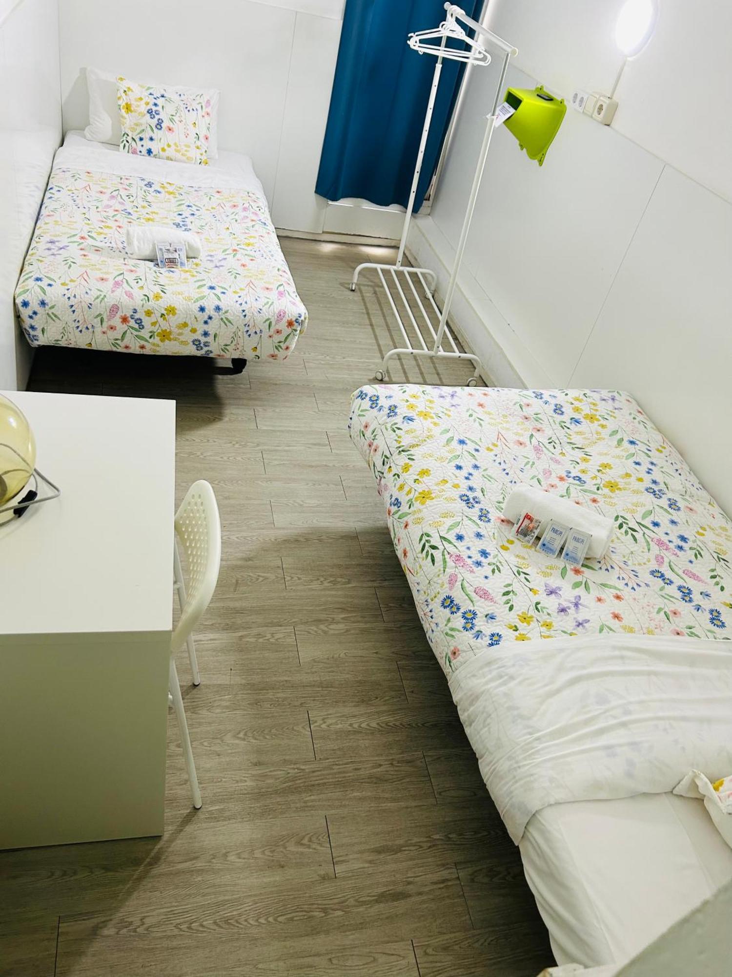 Twin Room Private Bathroom