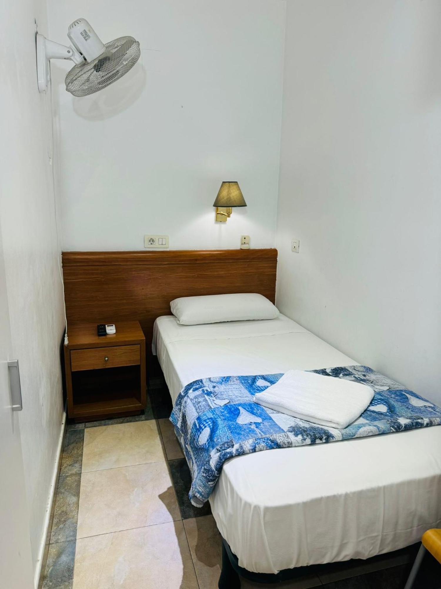 Single Room with Shared Shower and Toilet