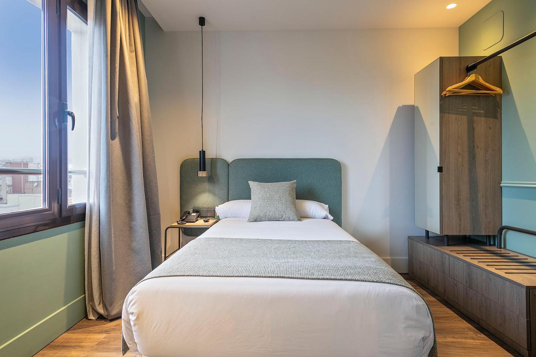 Large Single Room