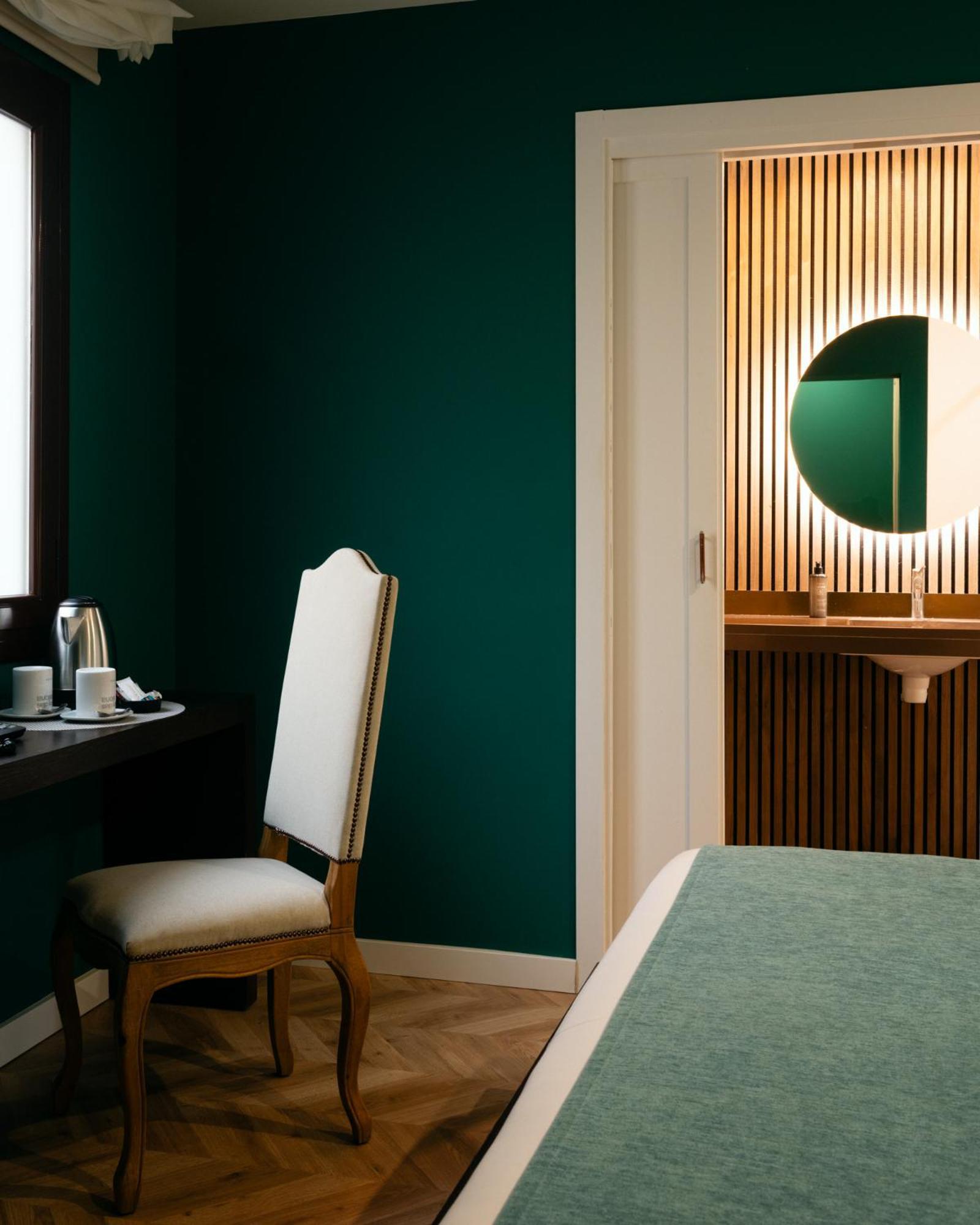 Interior Small Single Room
