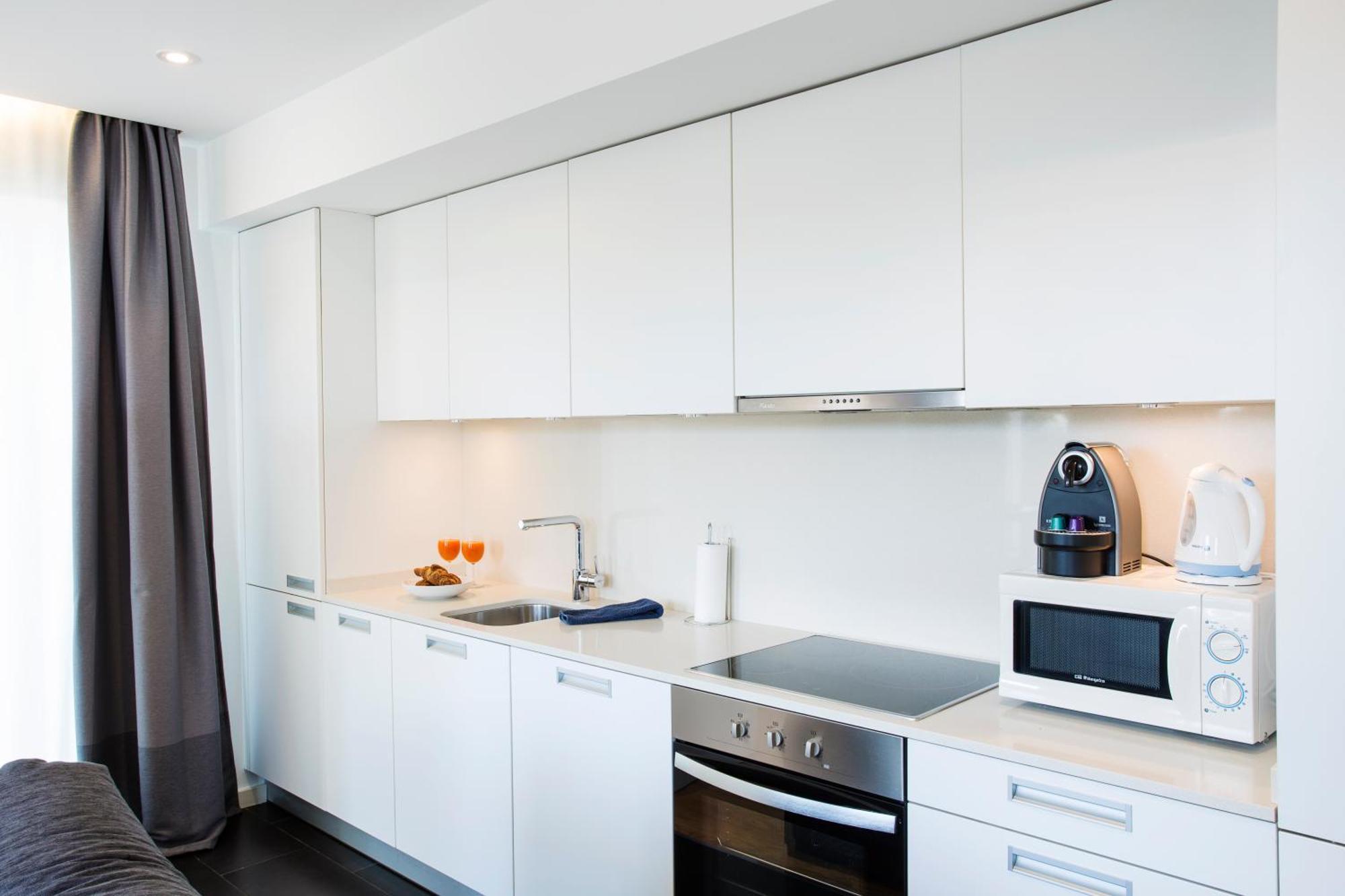 One-Bedroom Apartment Sea View
