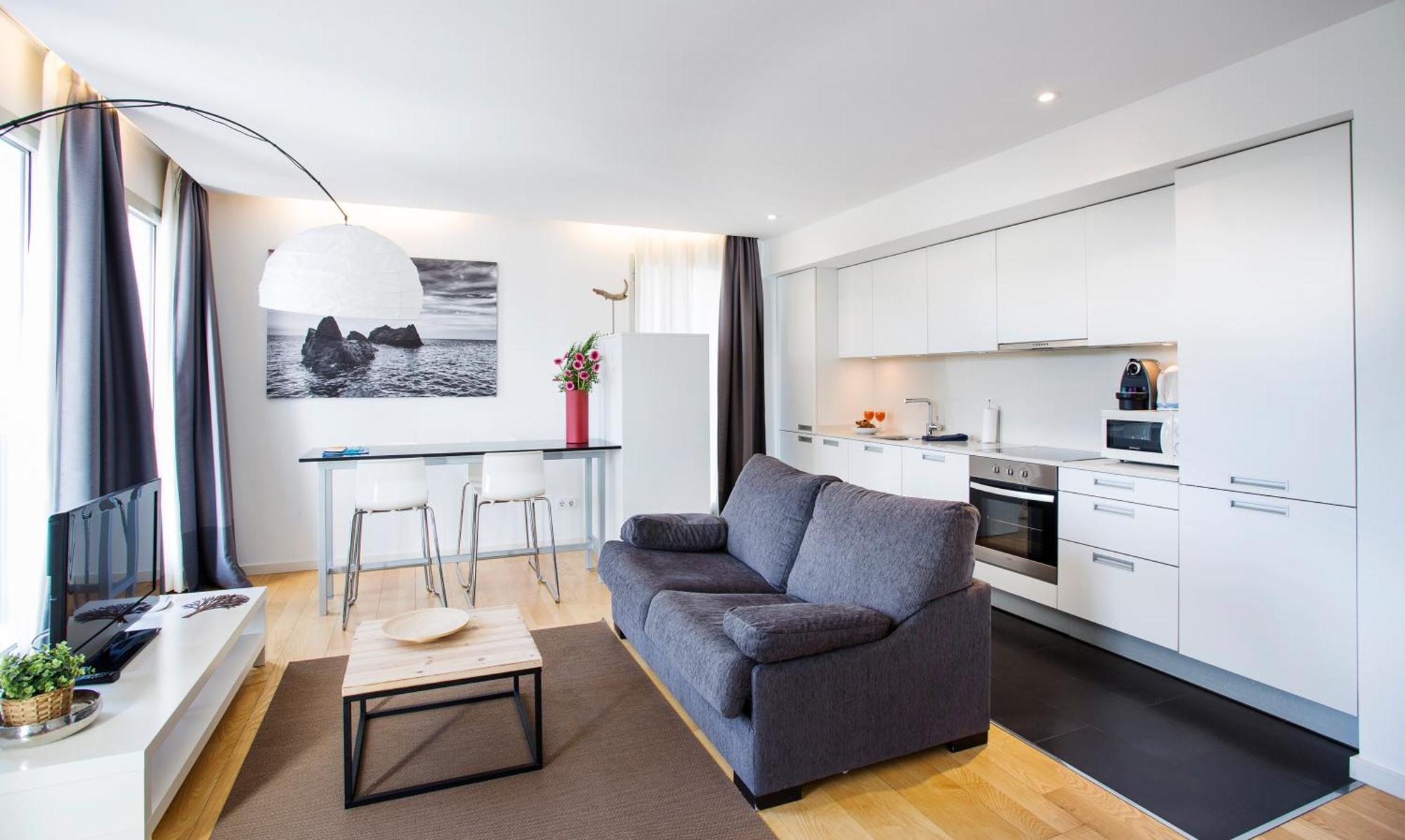 One-Bedroom Apartment Sea View