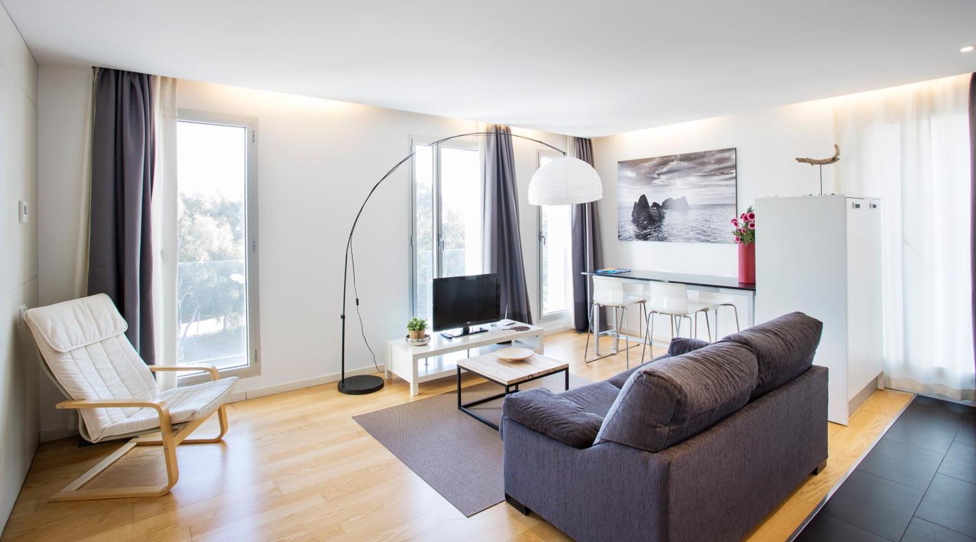 One-Bedroom Apartment Sea View