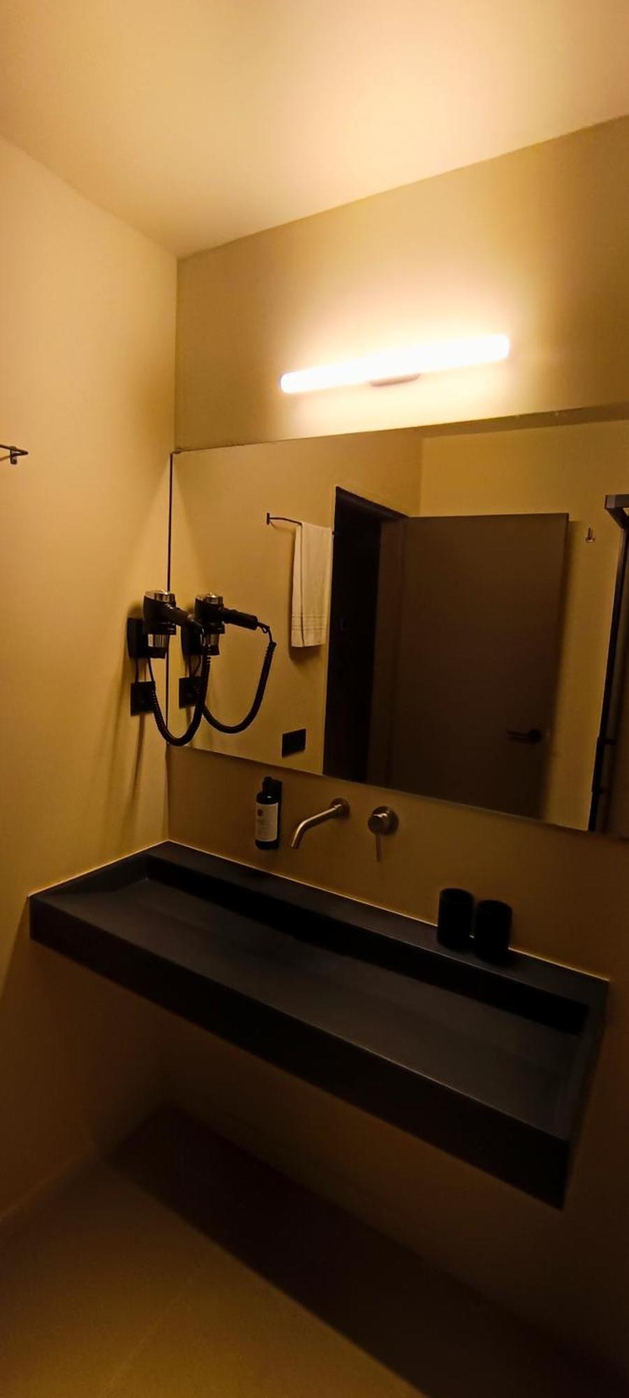 One-Bedroom Apartment Terrace,1704852961:JPEG