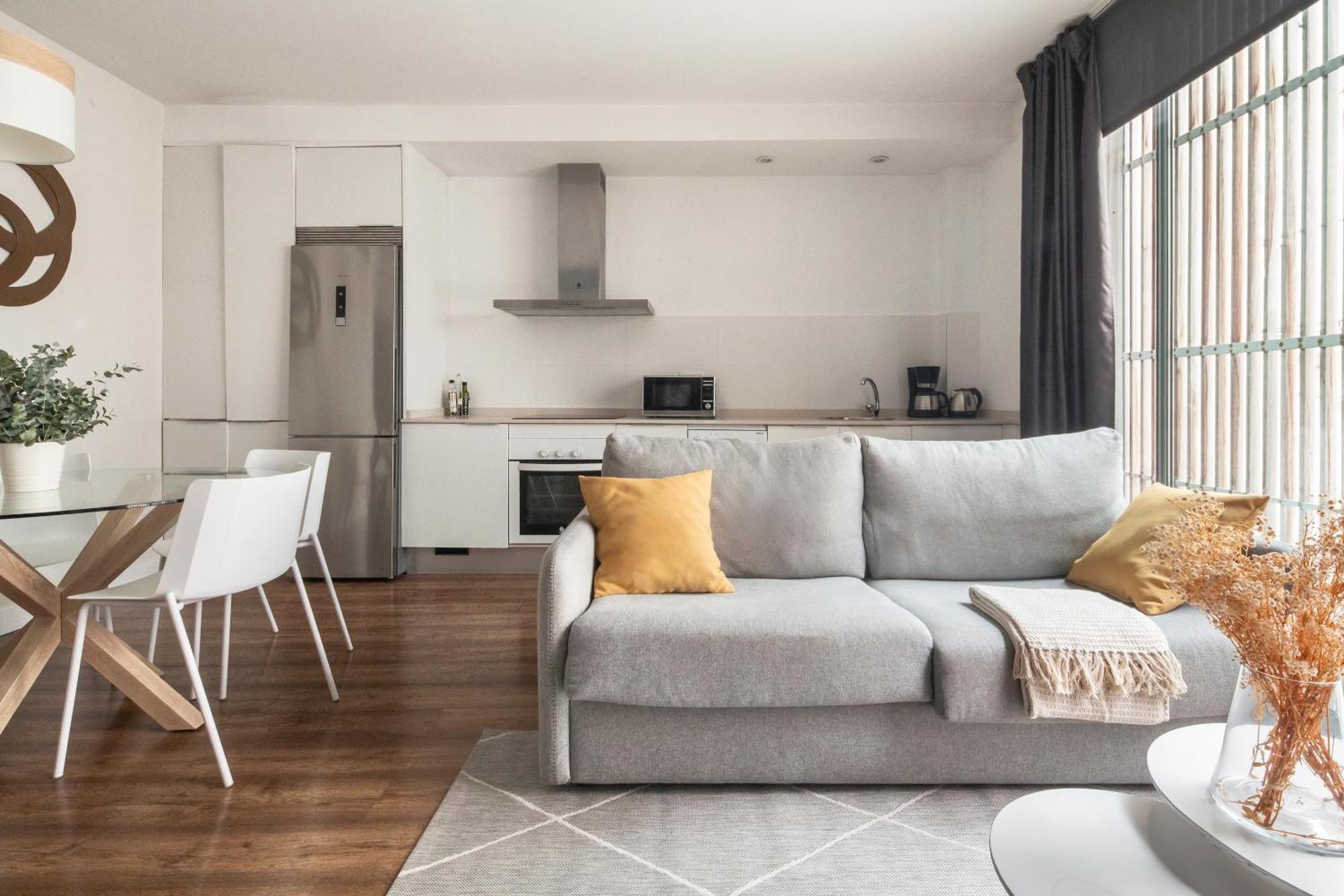 One-Bedroom Apartment Terrace Bilbao 11
