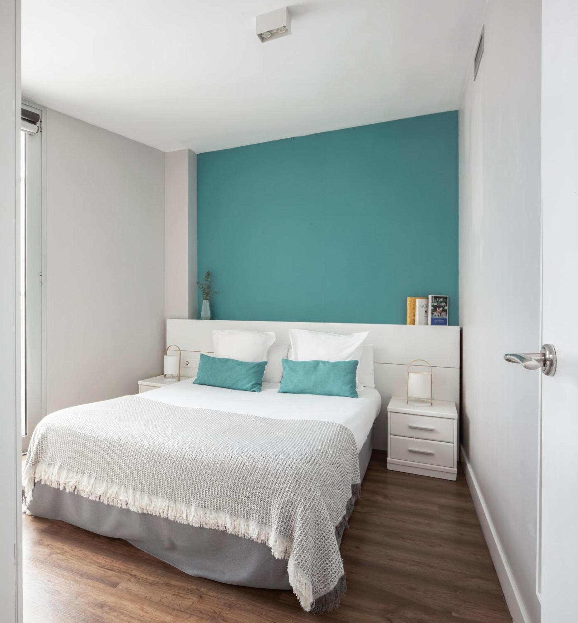 One-Bedroom Apartment Terrace Bilbao 11