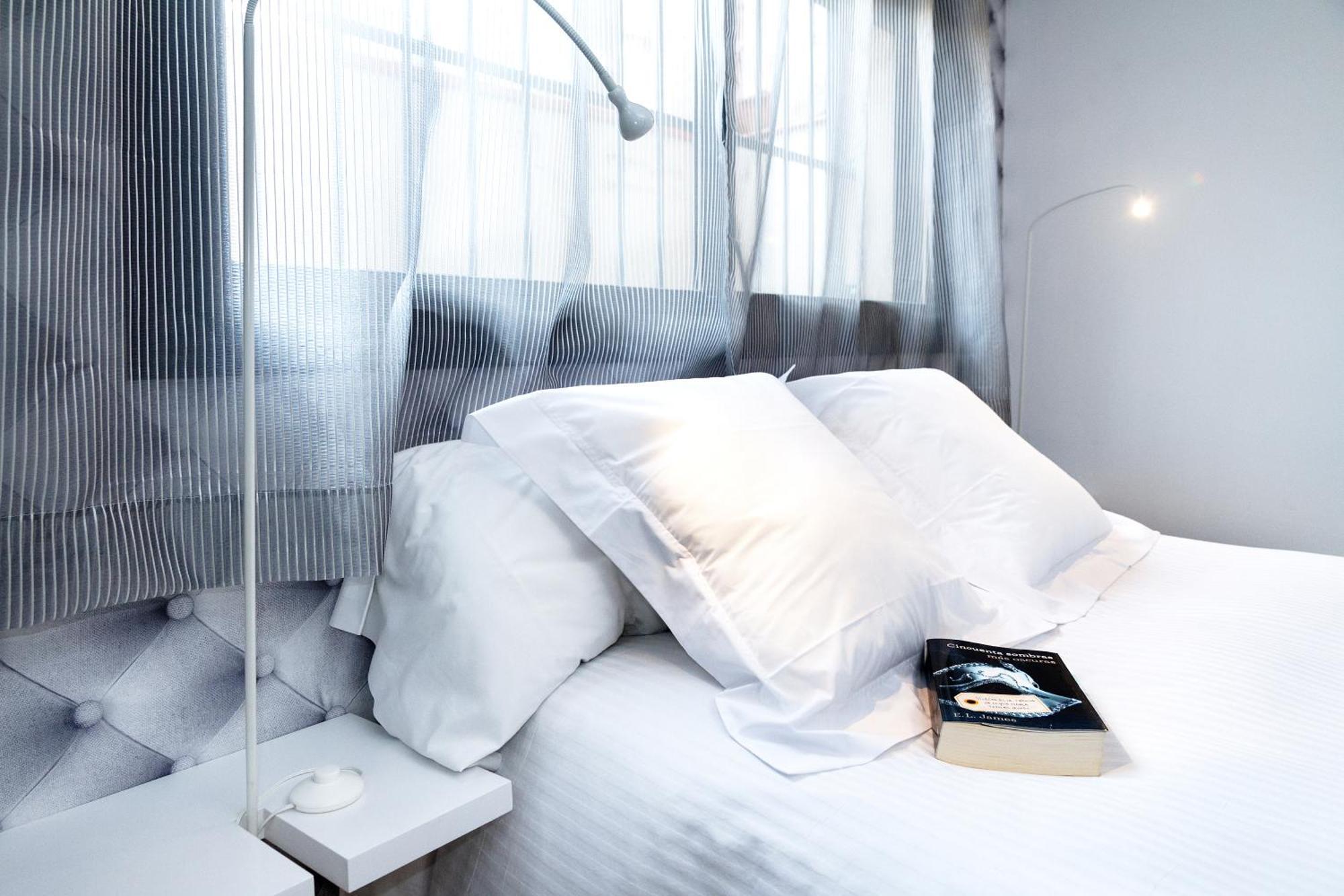 Two-Bedroom Apartment Galceran Marquet 8