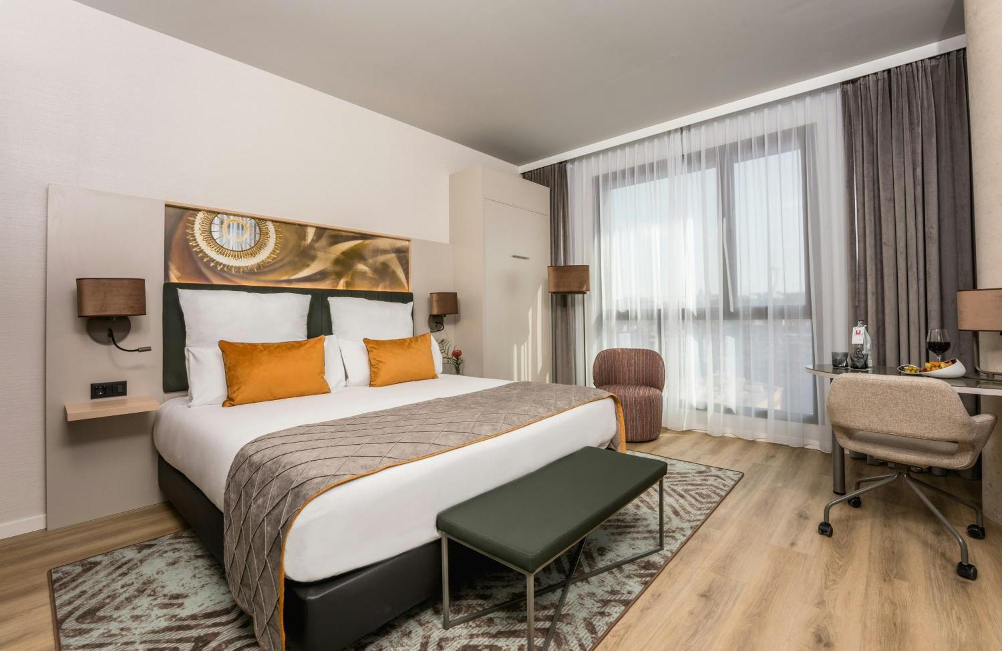 Deluxe Double or Twin Room