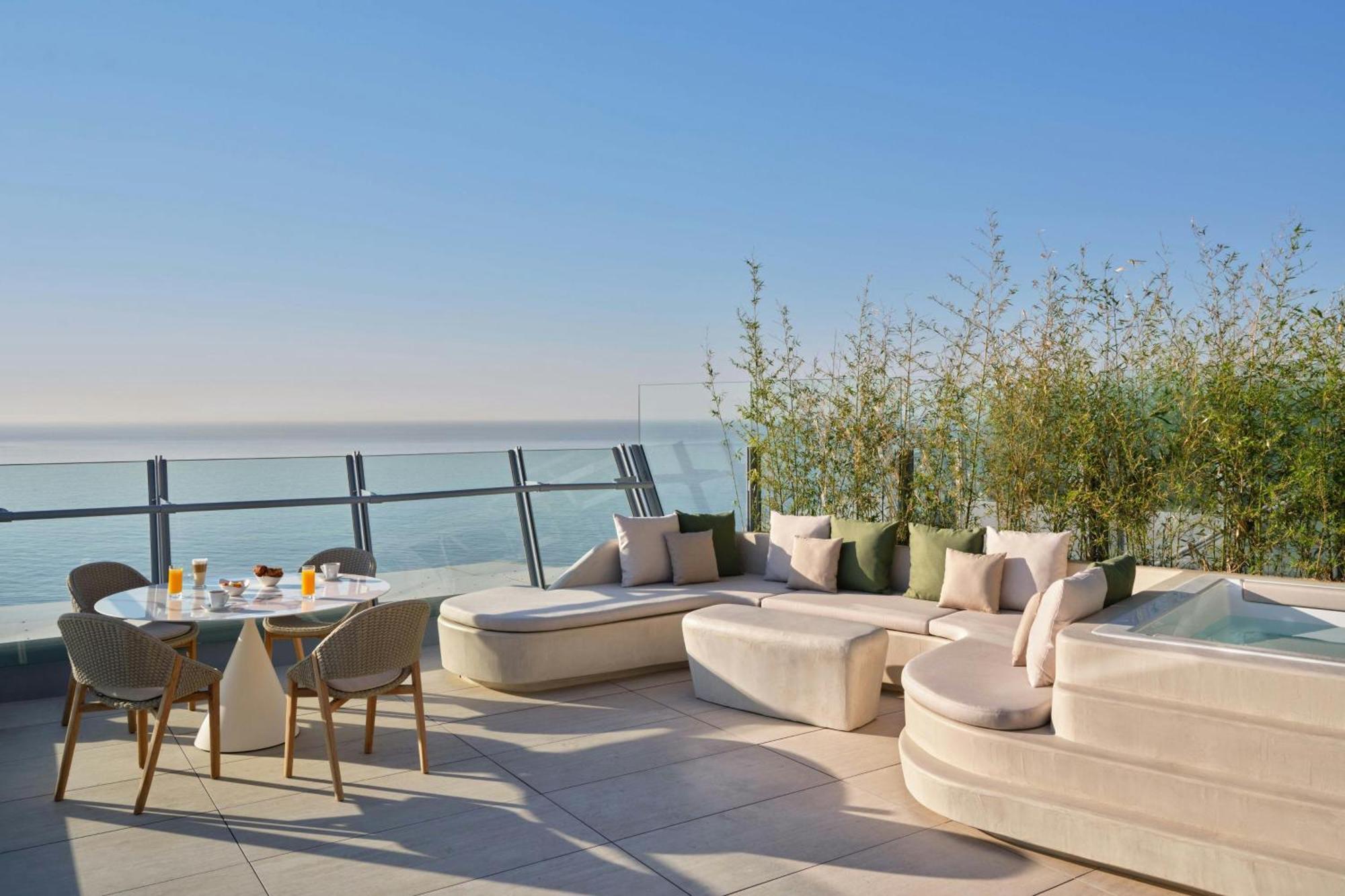 Onada King Suite with Seafront View and Terrace