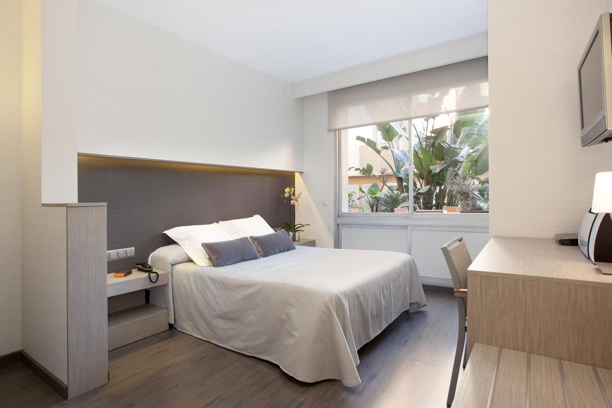 Standard Double or Twin Room with Garden View