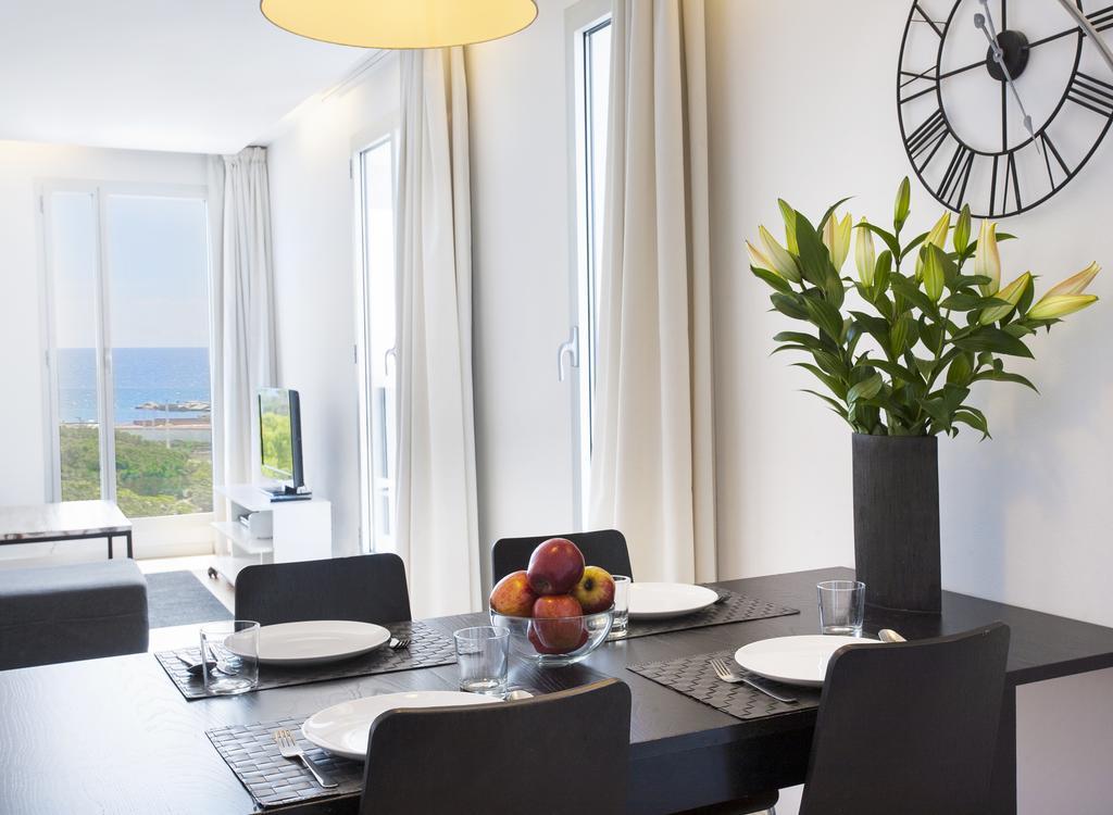 One-Bedroom Apartment Sea View