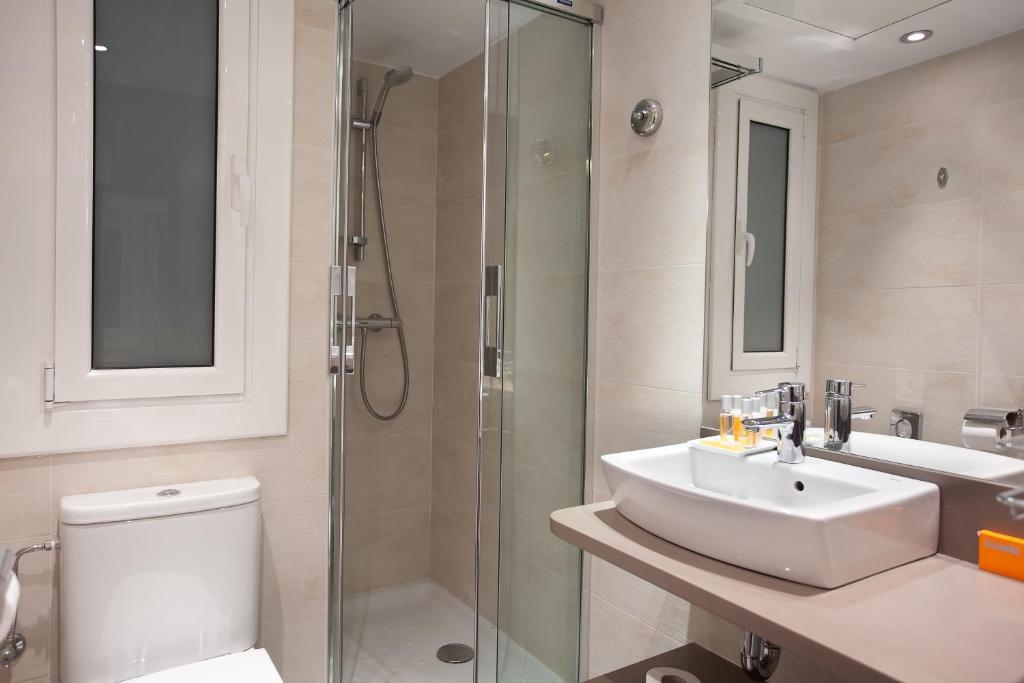 Double or Twin Room with City View