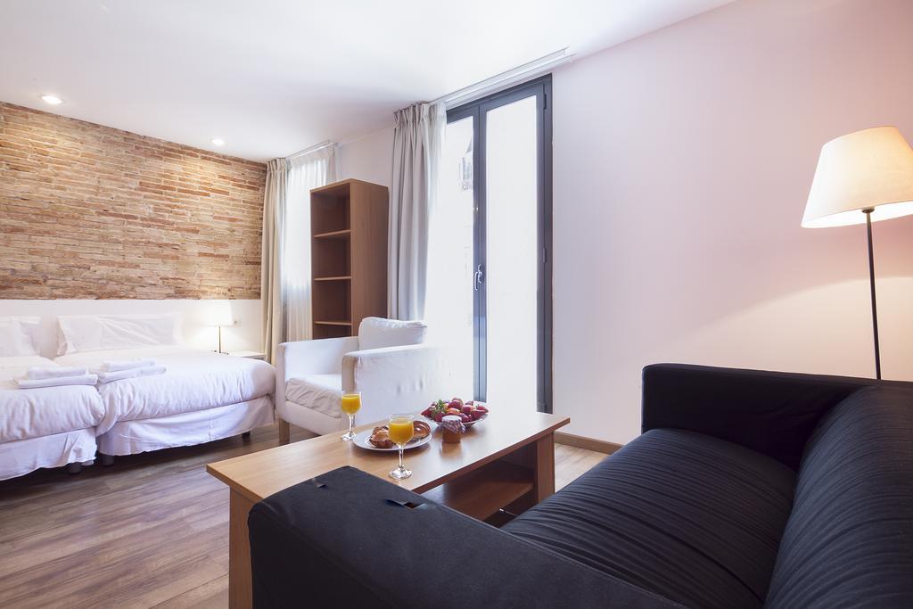 Studio (2 Adults)
