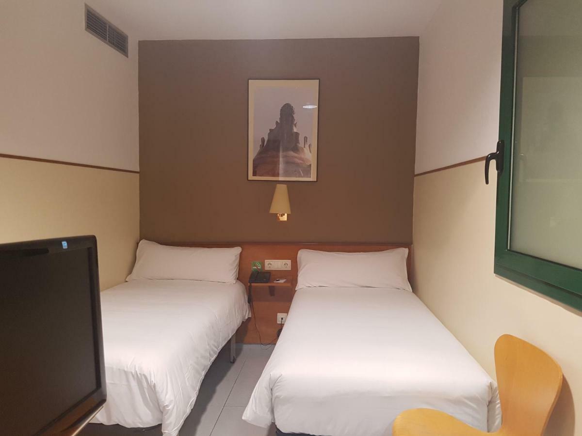 Economy Twin Room