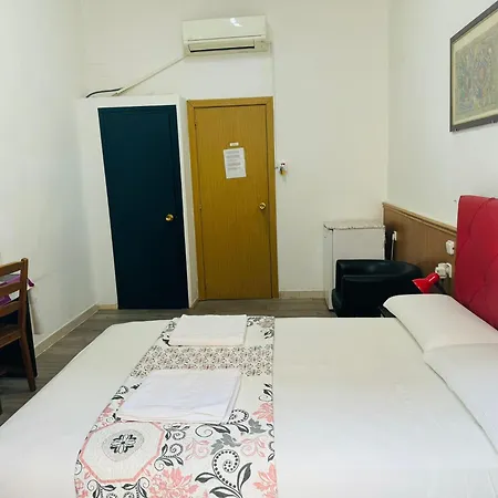 Hostal Mont Thabor-2